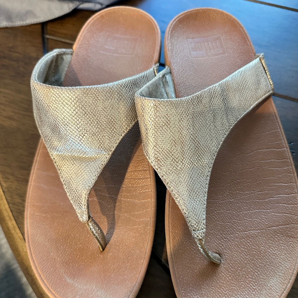 Ladies FitFlops, gold flip flop sandals size 9